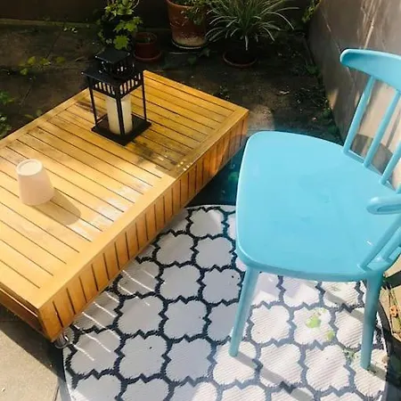 아파트 Zentrales Mit Terrasse 렘고